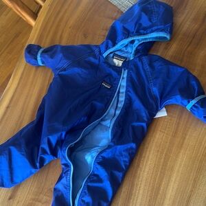 Patagonia infant snow suit/ bunting jacket. Good condition. 12-16 pounds